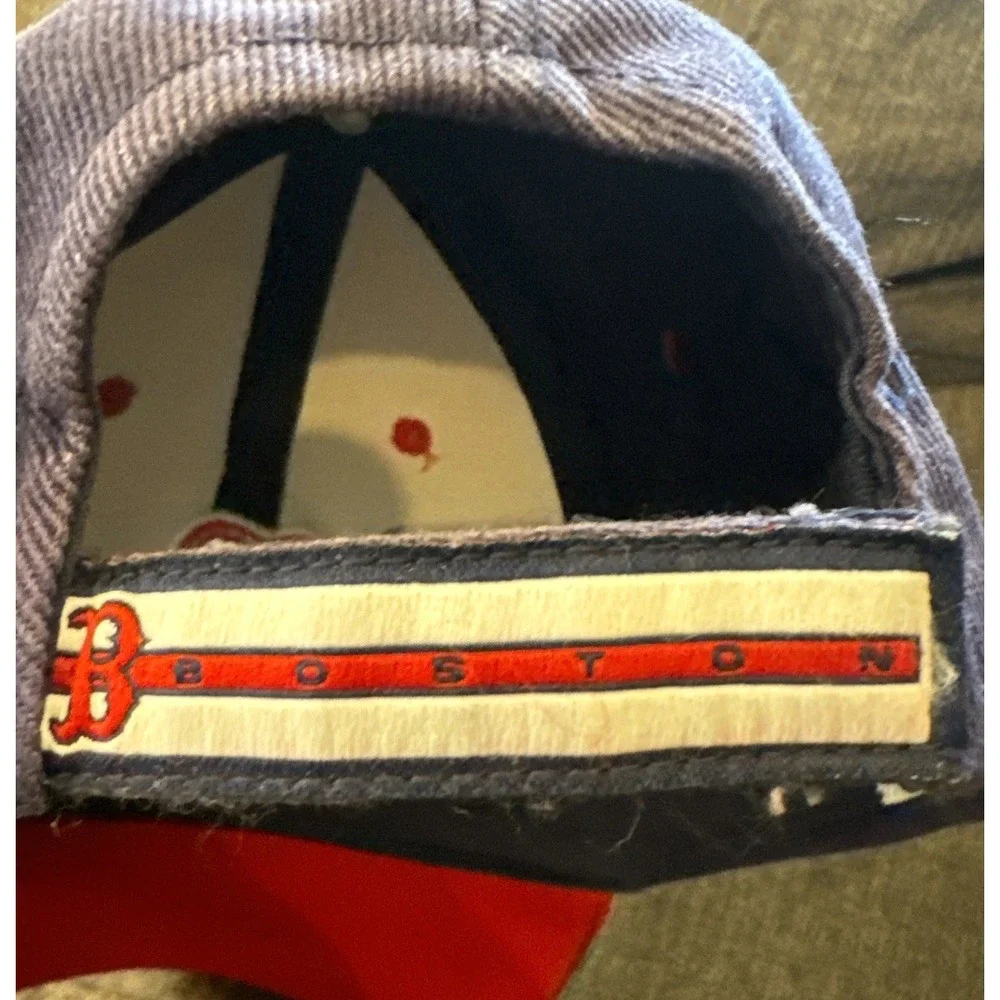 Boston Red Sox MLB Genuine Merchandise, Adjustable Strapback Hat‎ Cap Socks